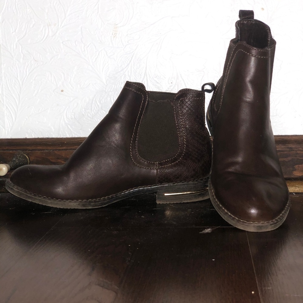 Via PINKY Collection booties